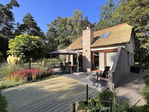 Beautiful detached house in the middle of the wo