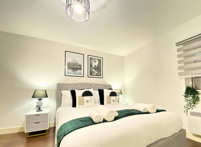 Apartment Comfort-Private Bathroom-Street View gallery image 4