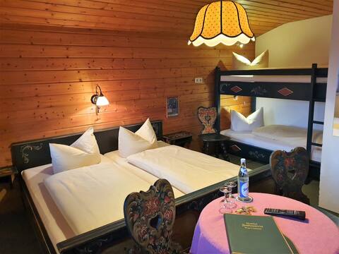 Classic guest room for up to 4 people