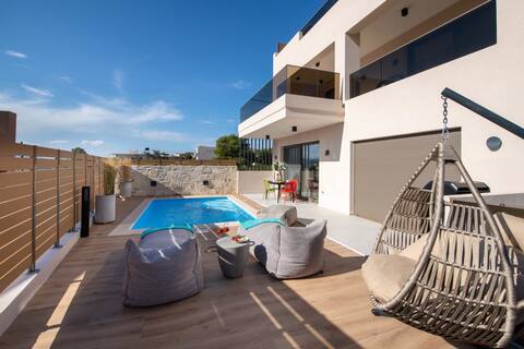 Flos Apts - Hibiscus with heated pool