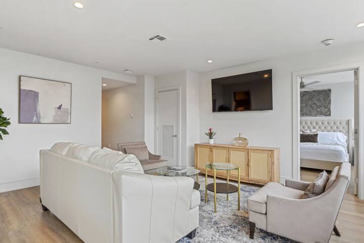 Stylish Unit near French Quarter & Superdome gallery image 3