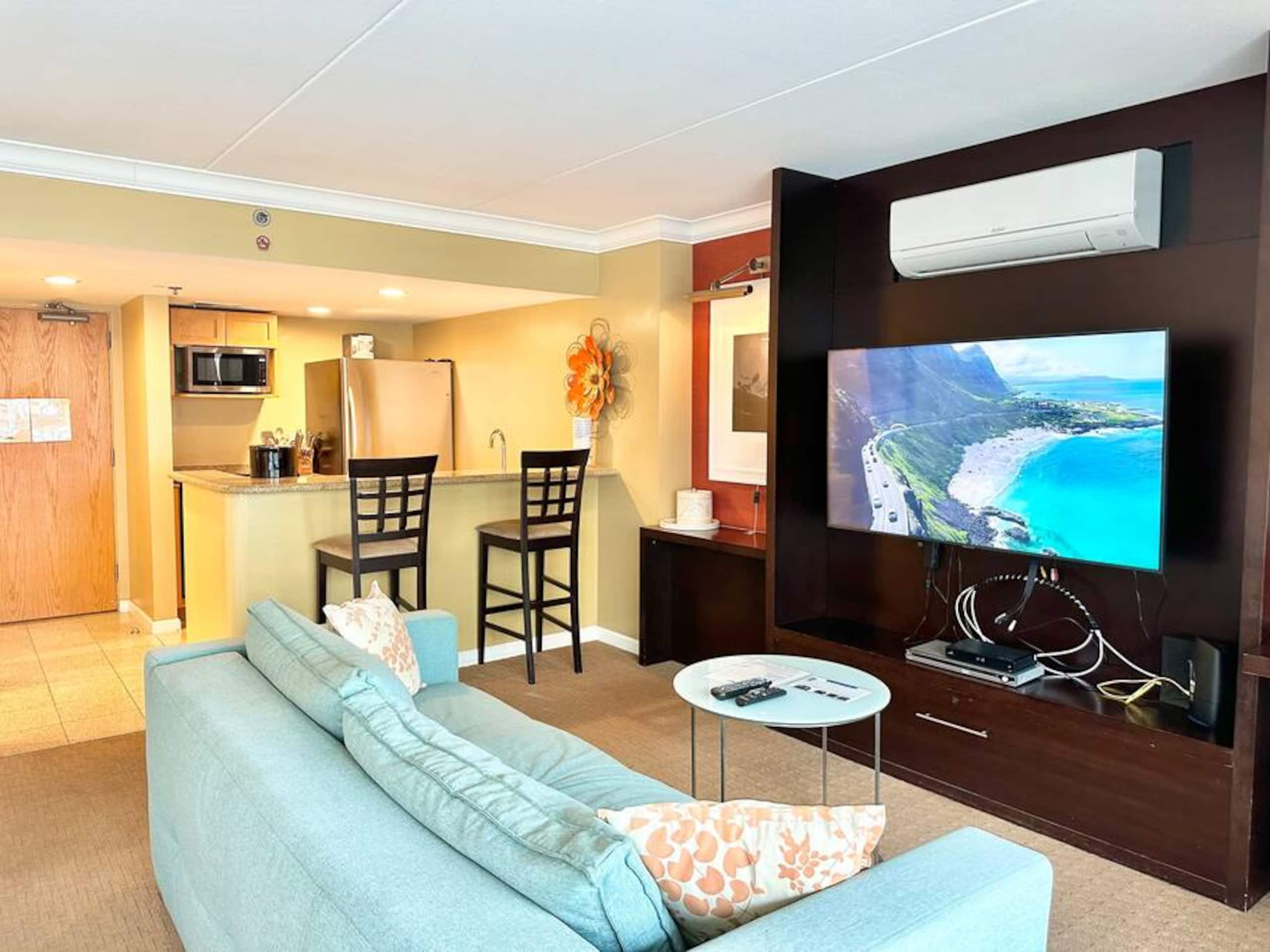 Luxury Partial Ocean/Marina View Unit @ The Ilikai - Image 18