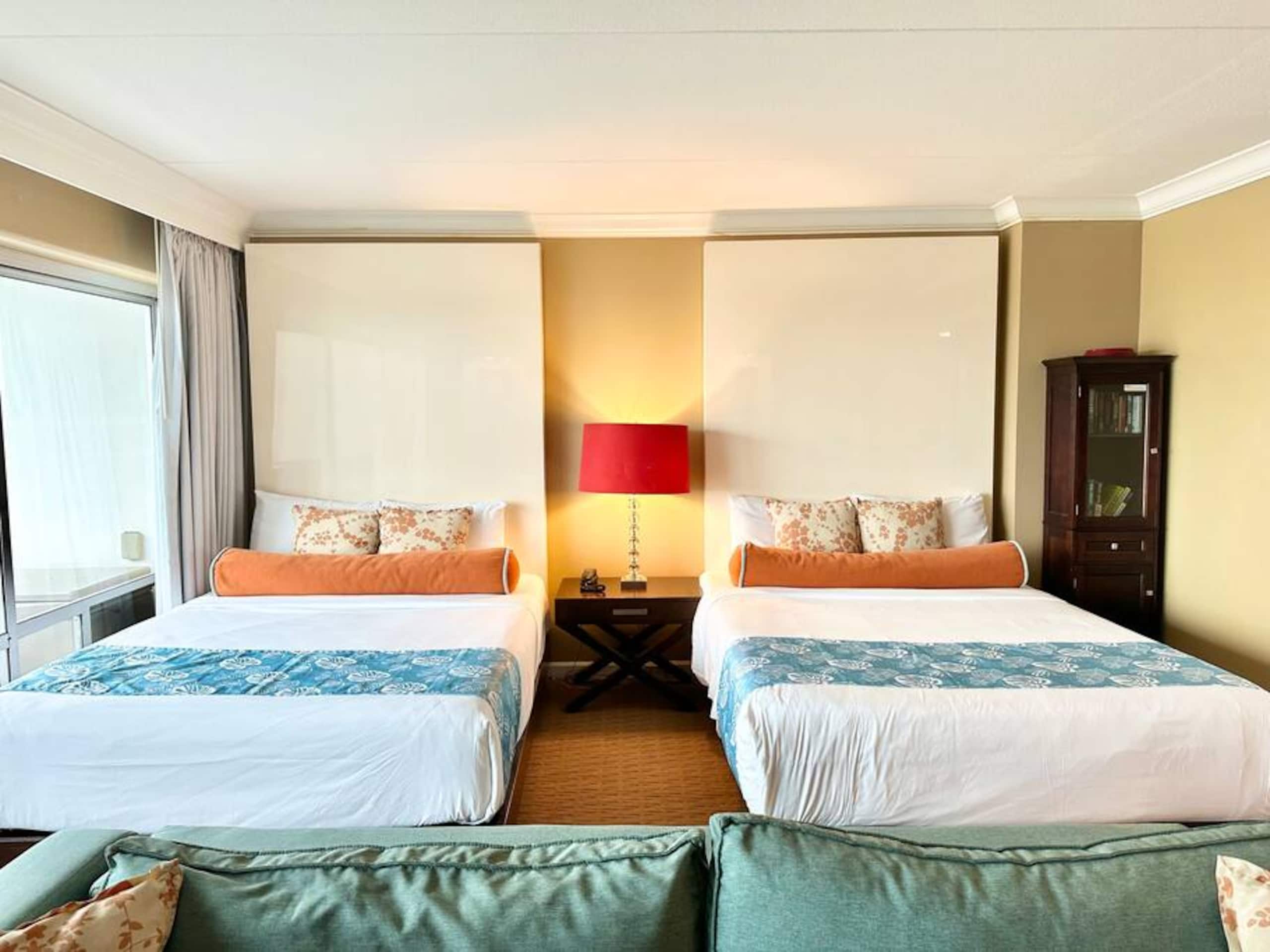 Luxury Partial Ocean/Marina View Unit @ The Ilikai - Image 13
