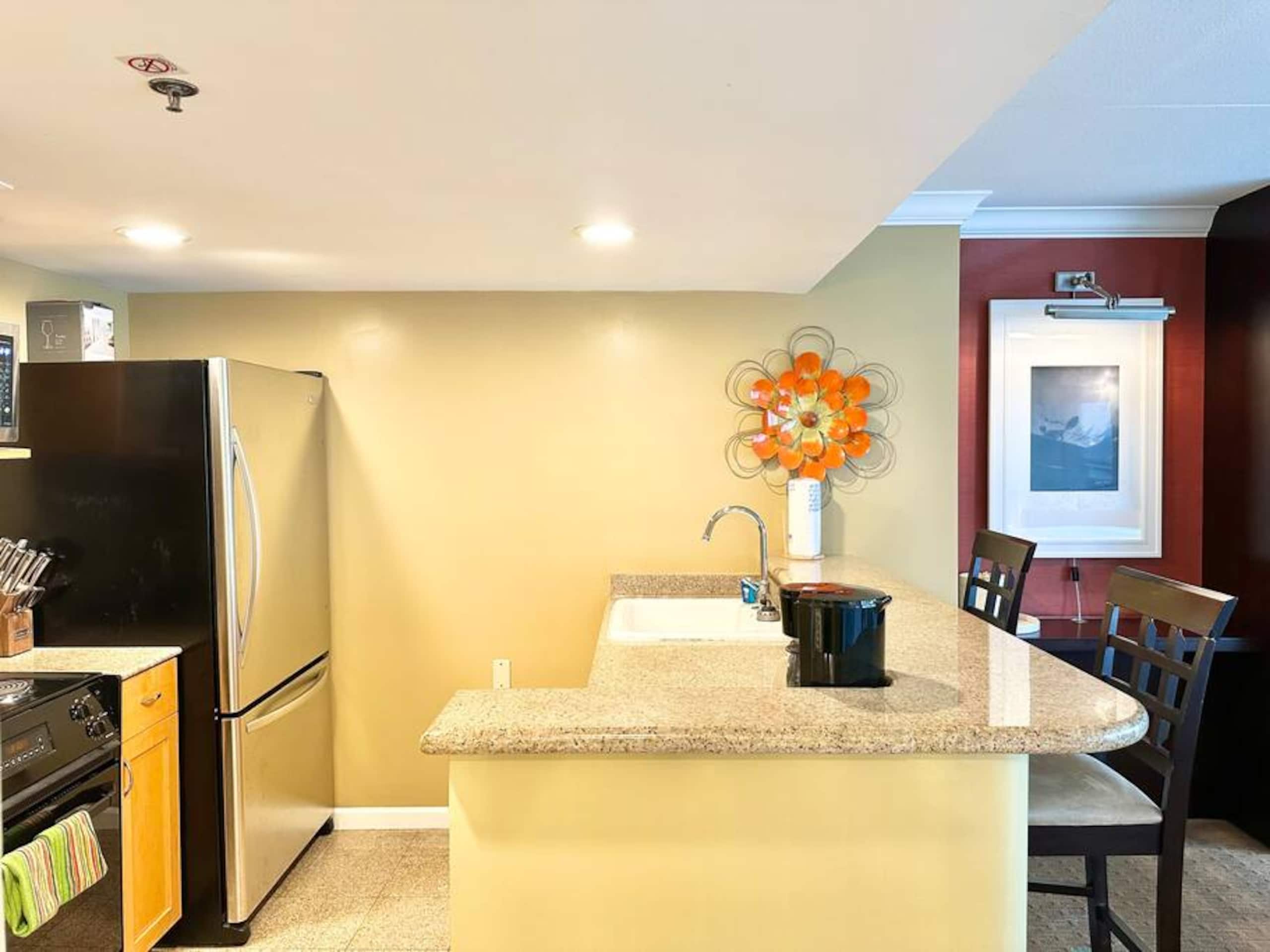 Luxury Partial Ocean/Marina View Unit @ The Ilikai - Image 6