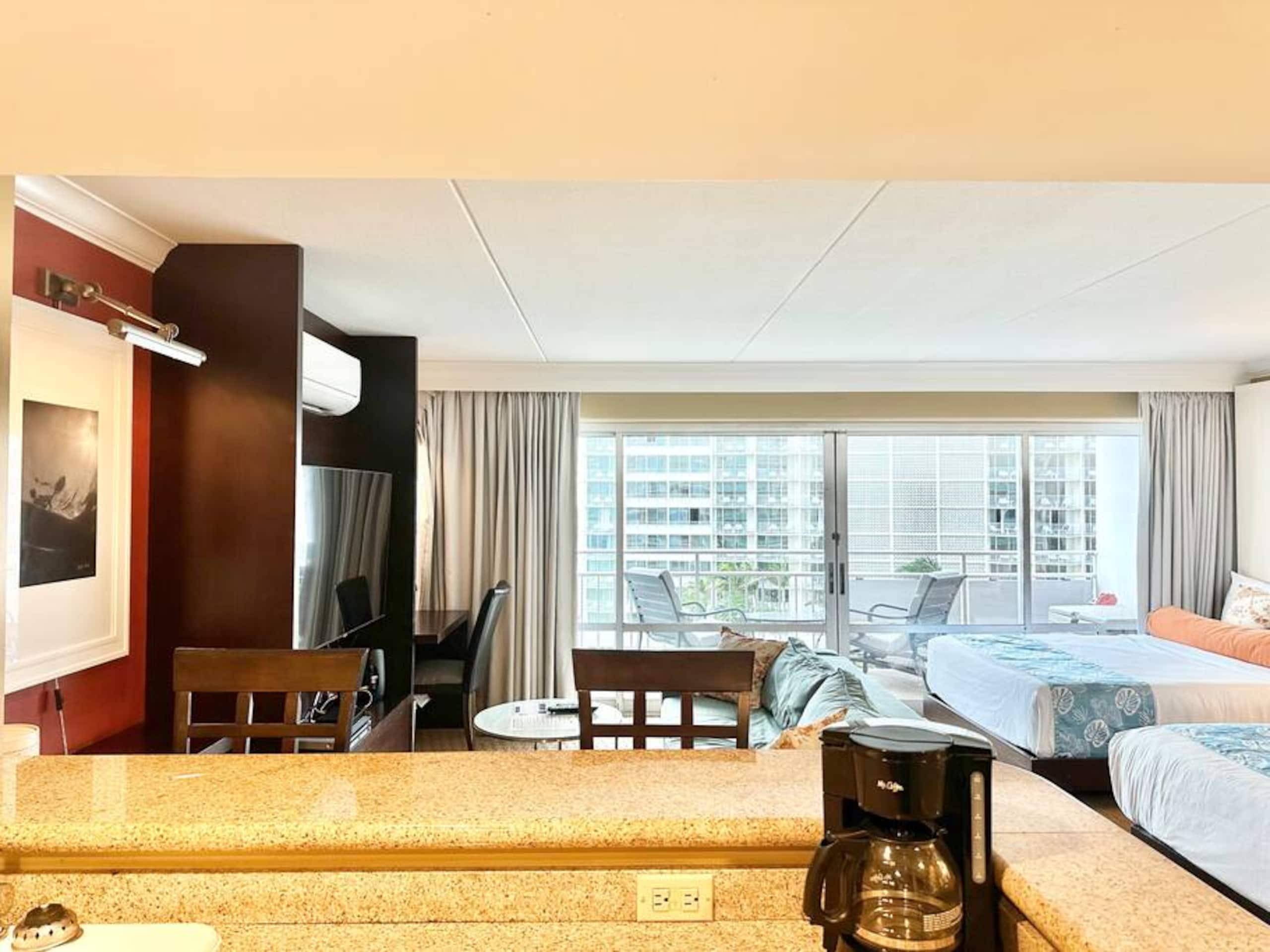 Luxury Partial Ocean/Marina View Unit @ The Ilikai - Image 5