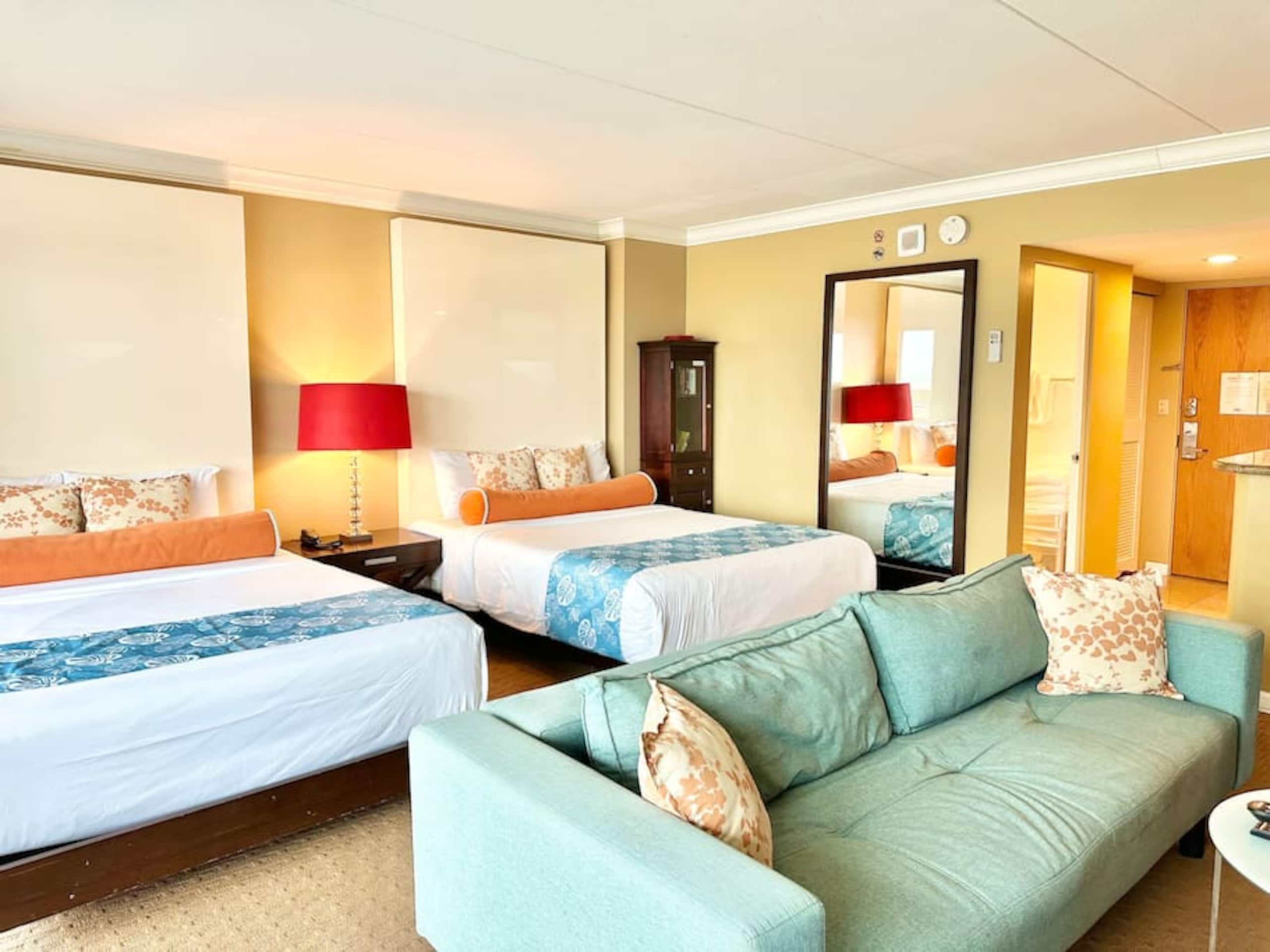 Luxury Partial Ocean/Marina View Unit @ The Ilikai - Image 3