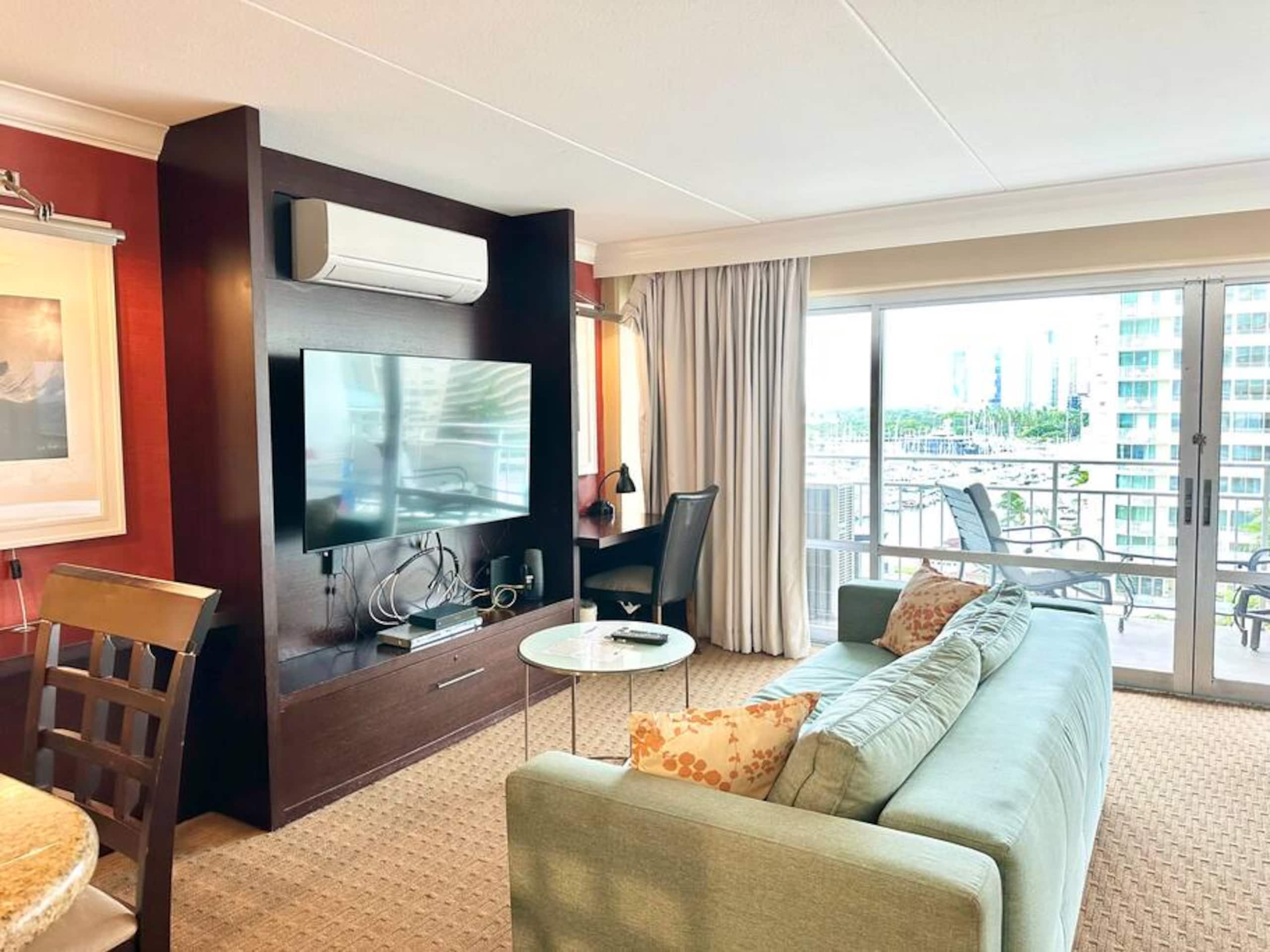 Luxury Partial Ocean/Marina View Unit @ The Ilikai - Image 9