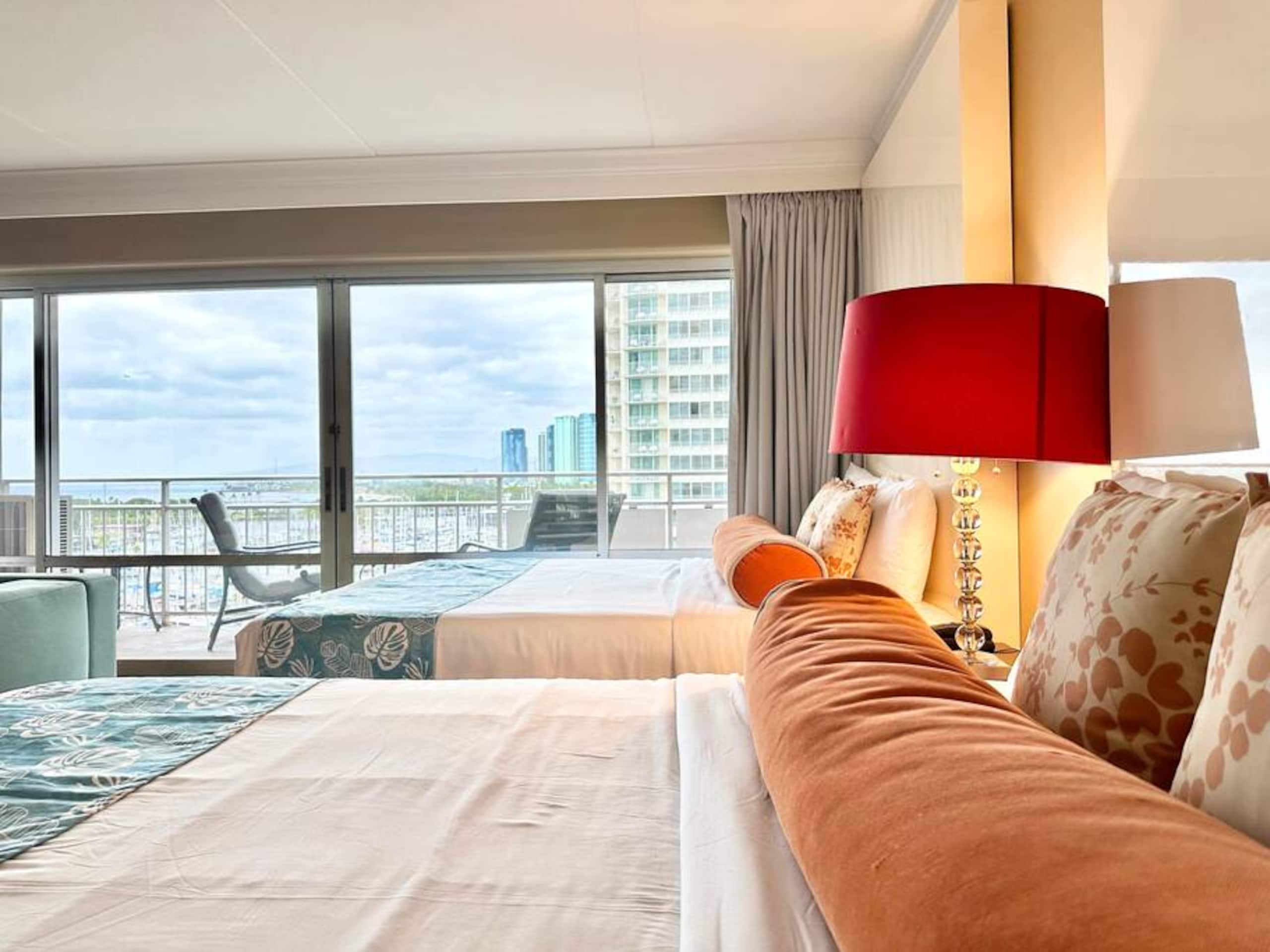 Luxury Partial Ocean/Marina View Unit @ The Ilikai - Image 15