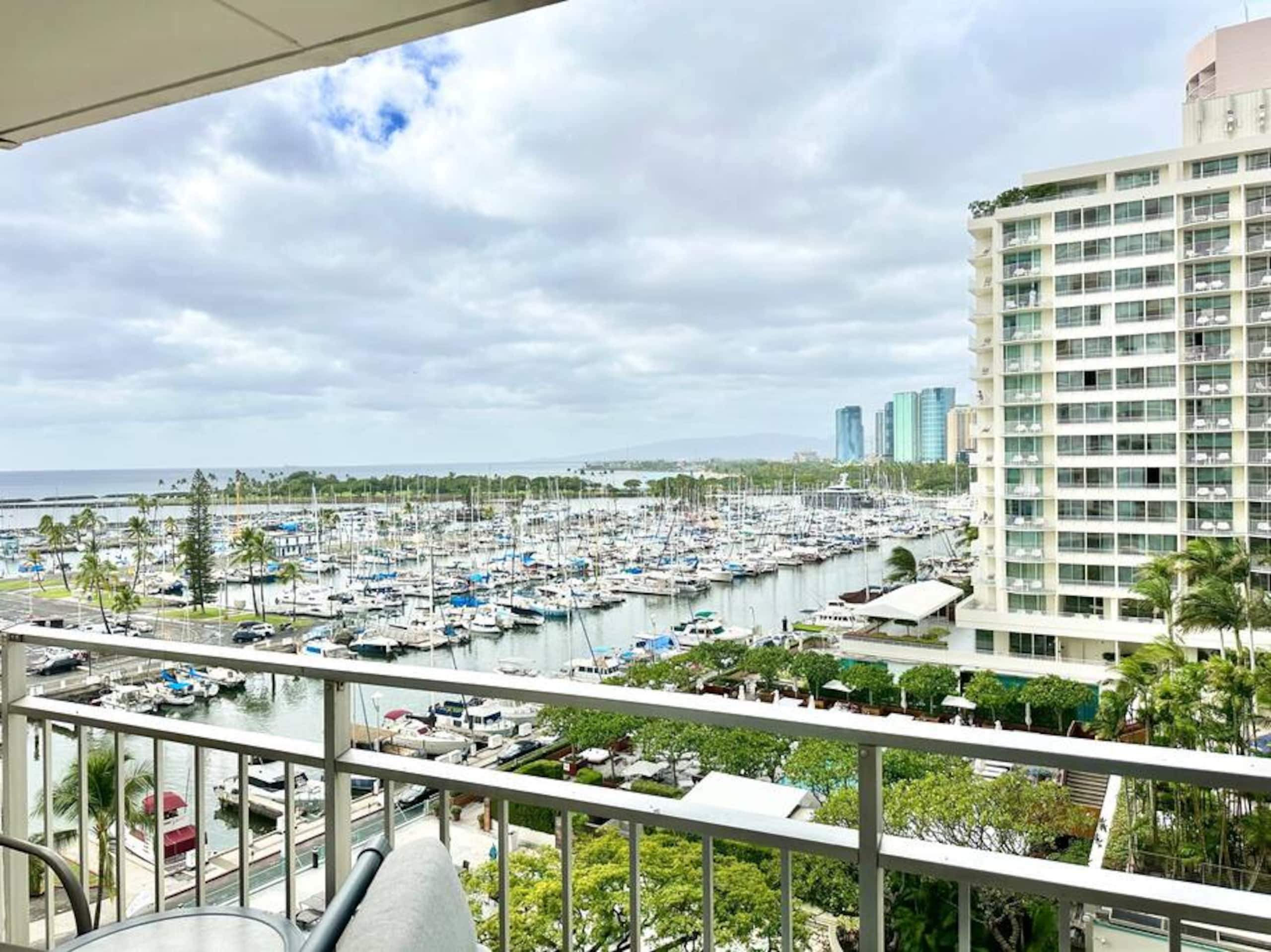 Luxury Partial Ocean/Marina View Unit @ The Ilikai - Image 2