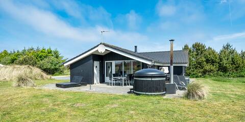 VE282 Welcoming holiday home with wilderness bath