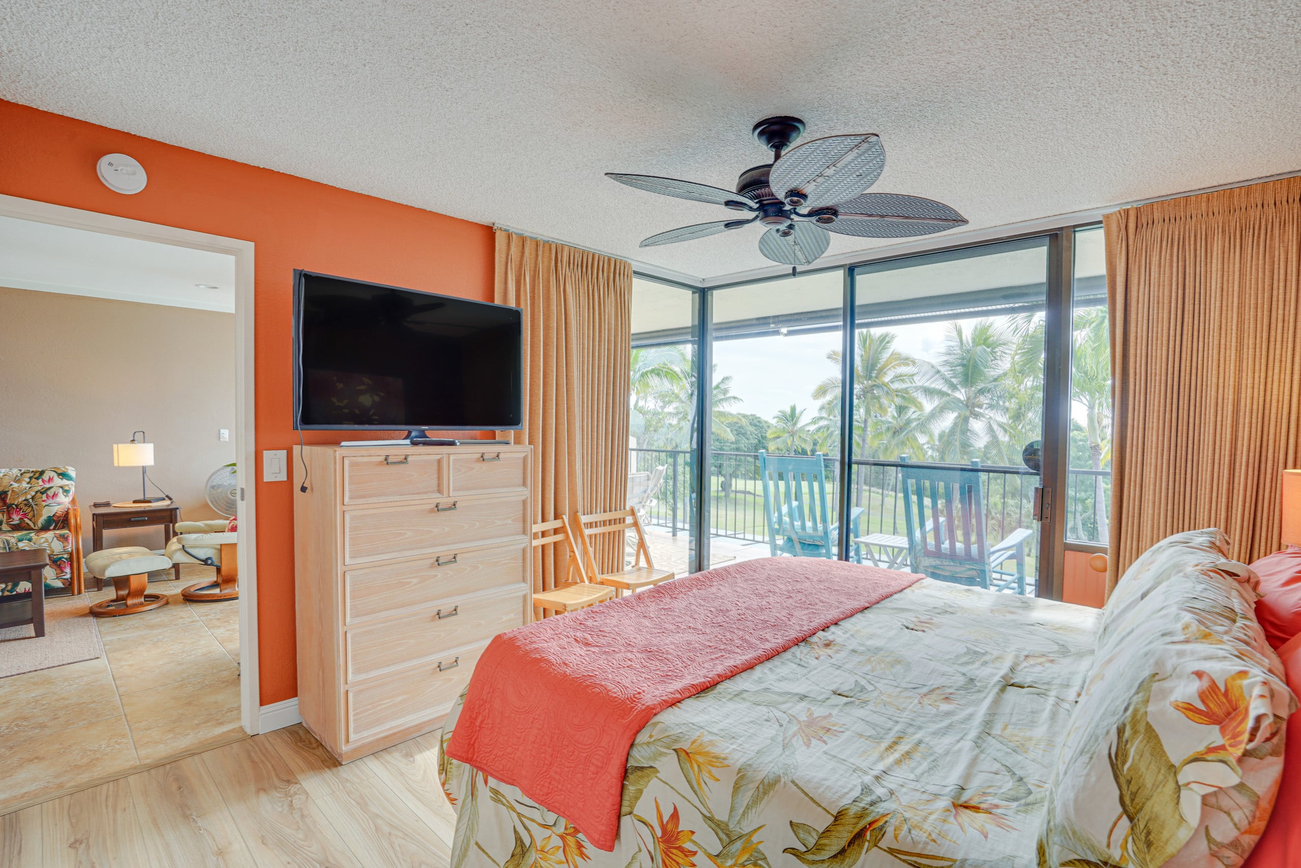 Condo in Kailua-Kona · ★4.77 · 2 bedrooms · 5 beds · 3 shared baths - Image 10