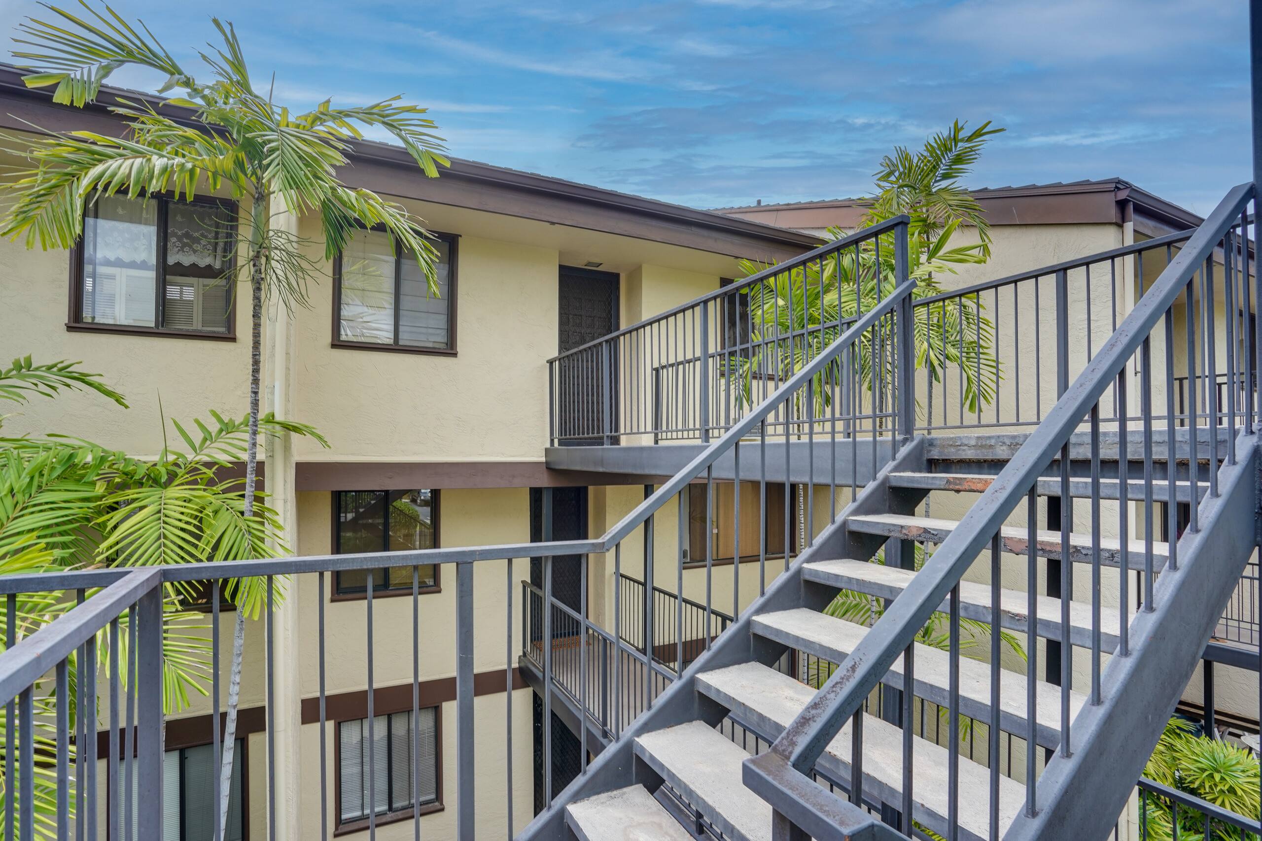 Condo in Kailua-Kona · ★4.77 · 2 bedrooms · 5 beds · 3 shared baths - Image 25