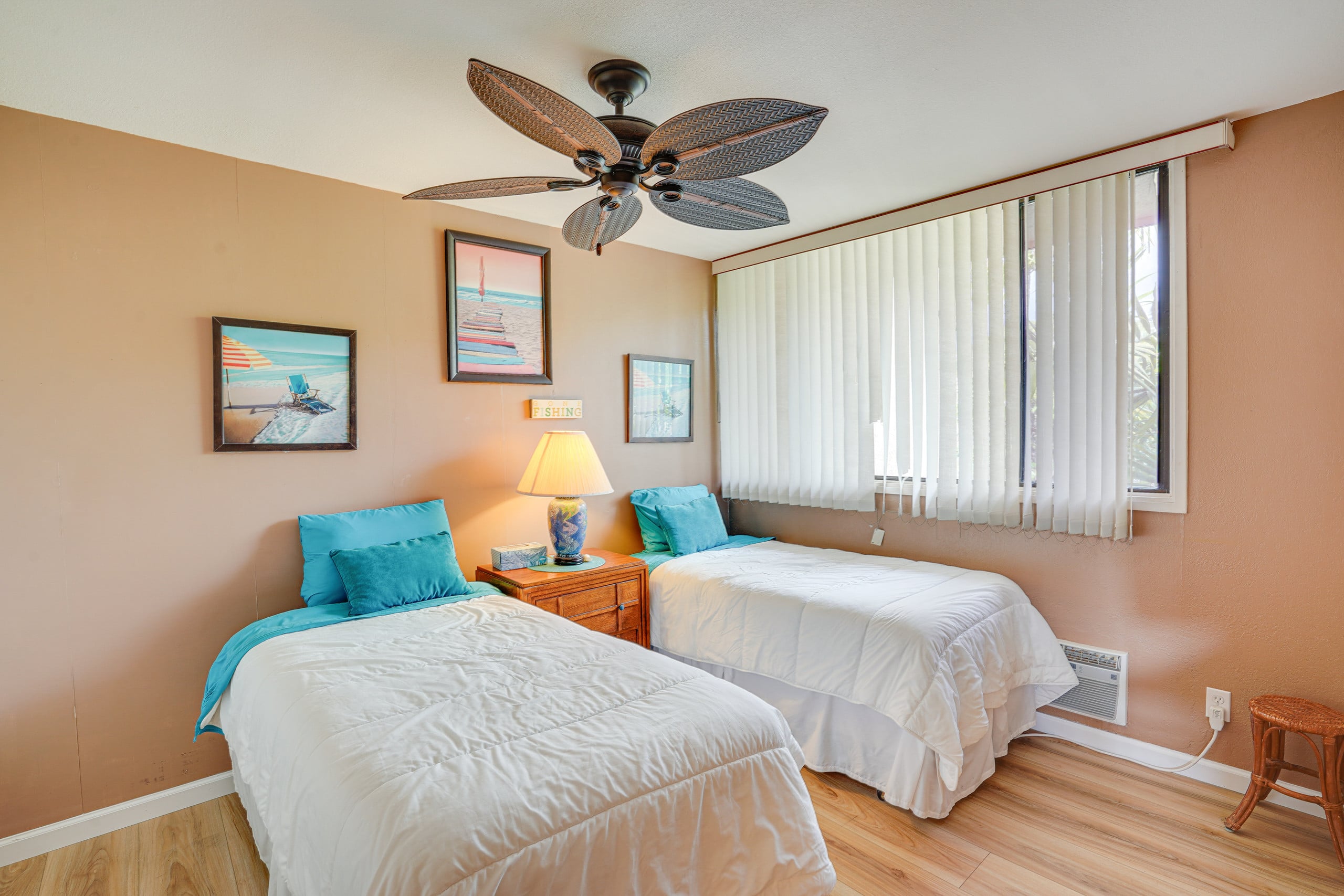 Condo in Kailua-Kona · ★4.77 · 2 bedrooms · 5 beds · 3 shared baths - Image 13