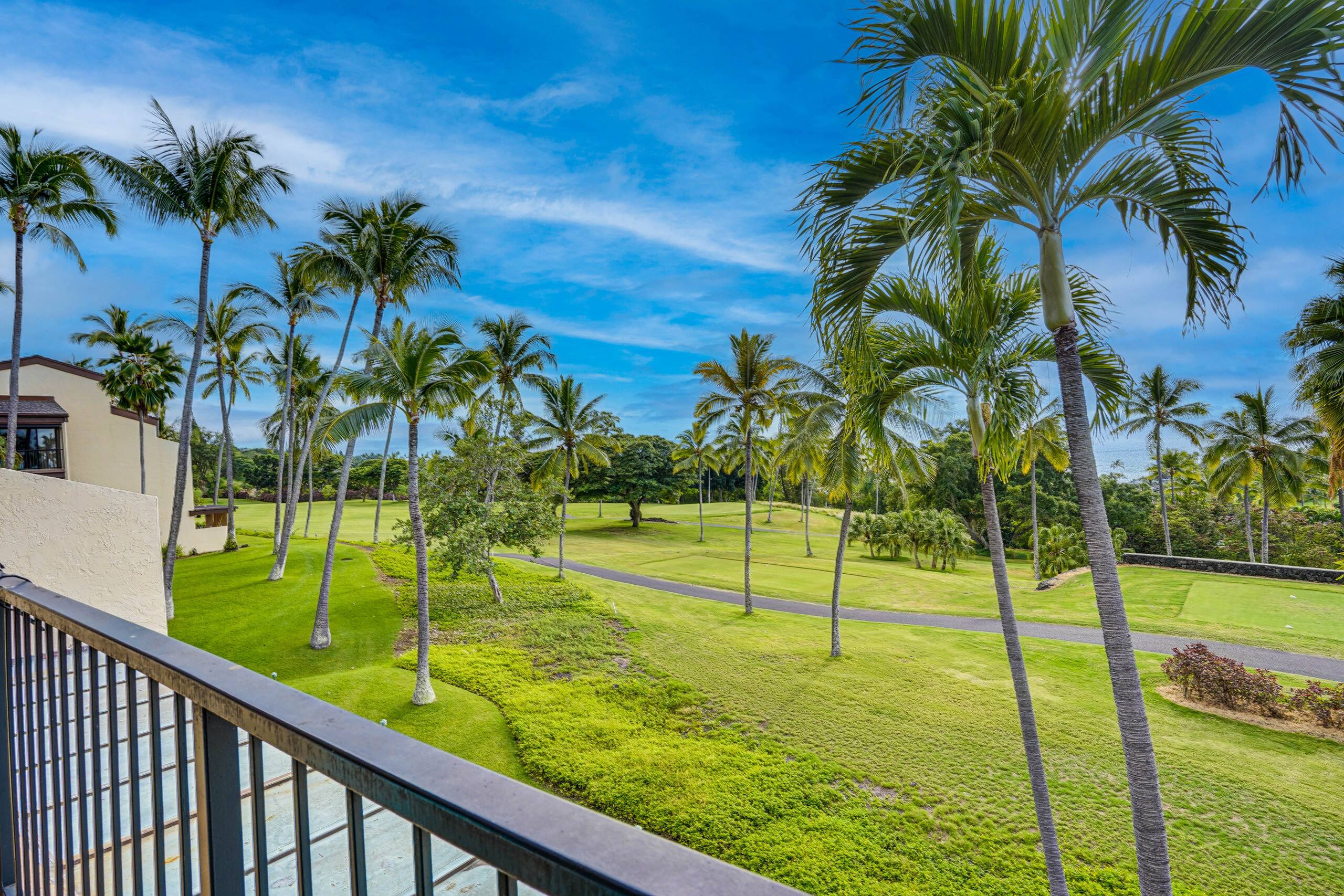 Condo in Kailua-Kona · ★4.77 · 2 bedrooms · 5 beds · 3 shared baths - Image 22