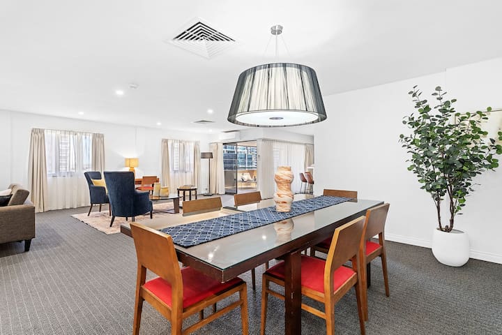 Large rooftop apartment, fully equipped, Perth CBD gallery image 2