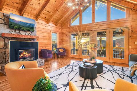 Views! Hot Tub, Game Room, Movie Theater, Fire Pit