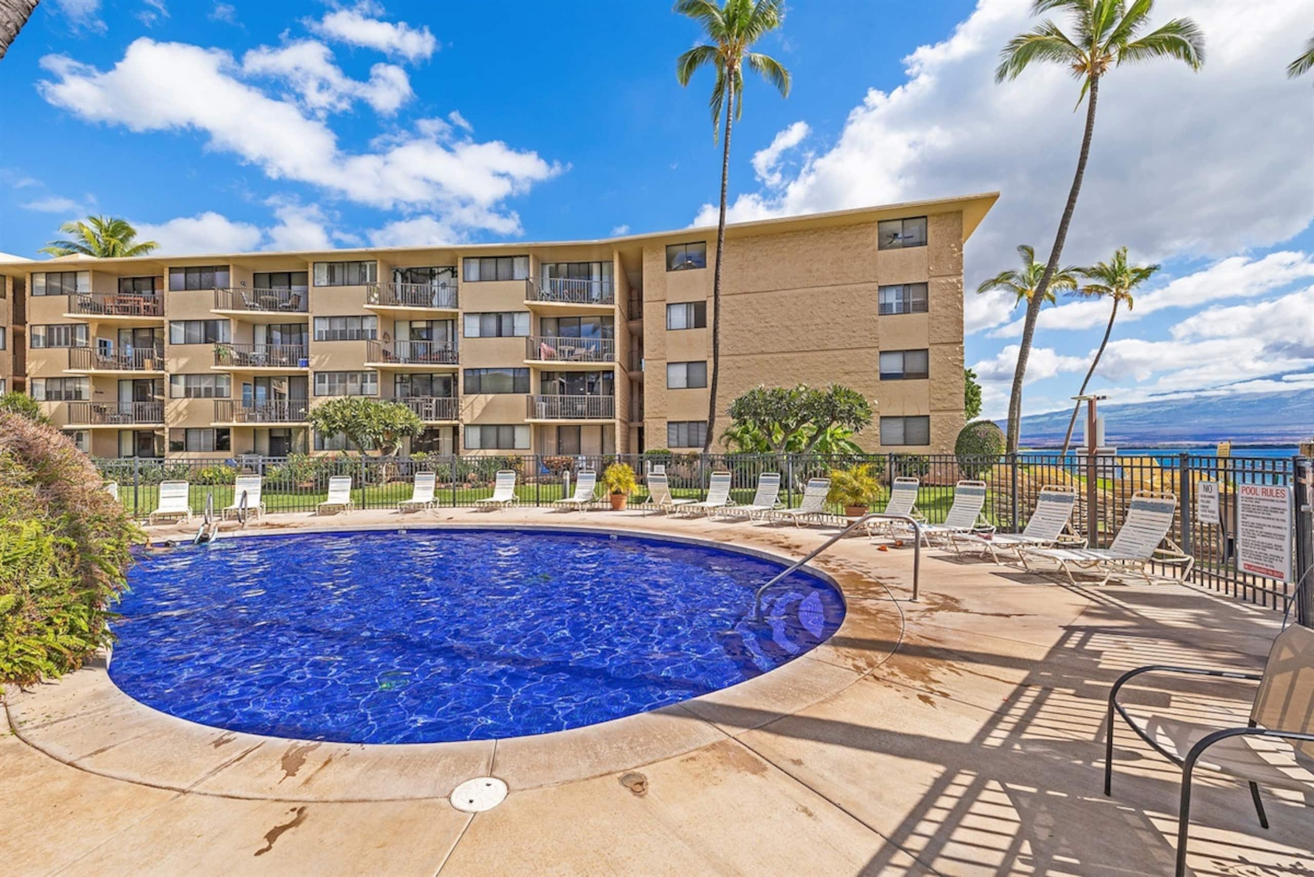 Condo in Wailuku · ★4.95 · 2 bedrooms · 4 beds · 2 private baths - Image 39