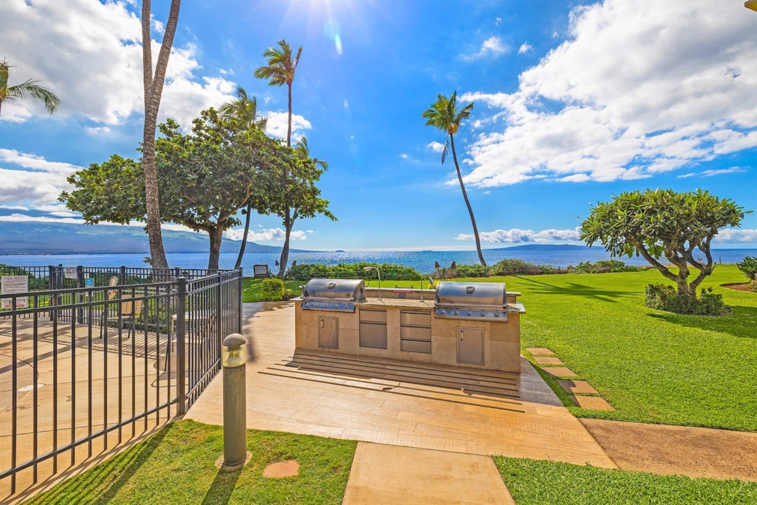 Condo in Wailuku · ★4.95 · 2 bedrooms · 4 beds · 2 private baths - Image 37