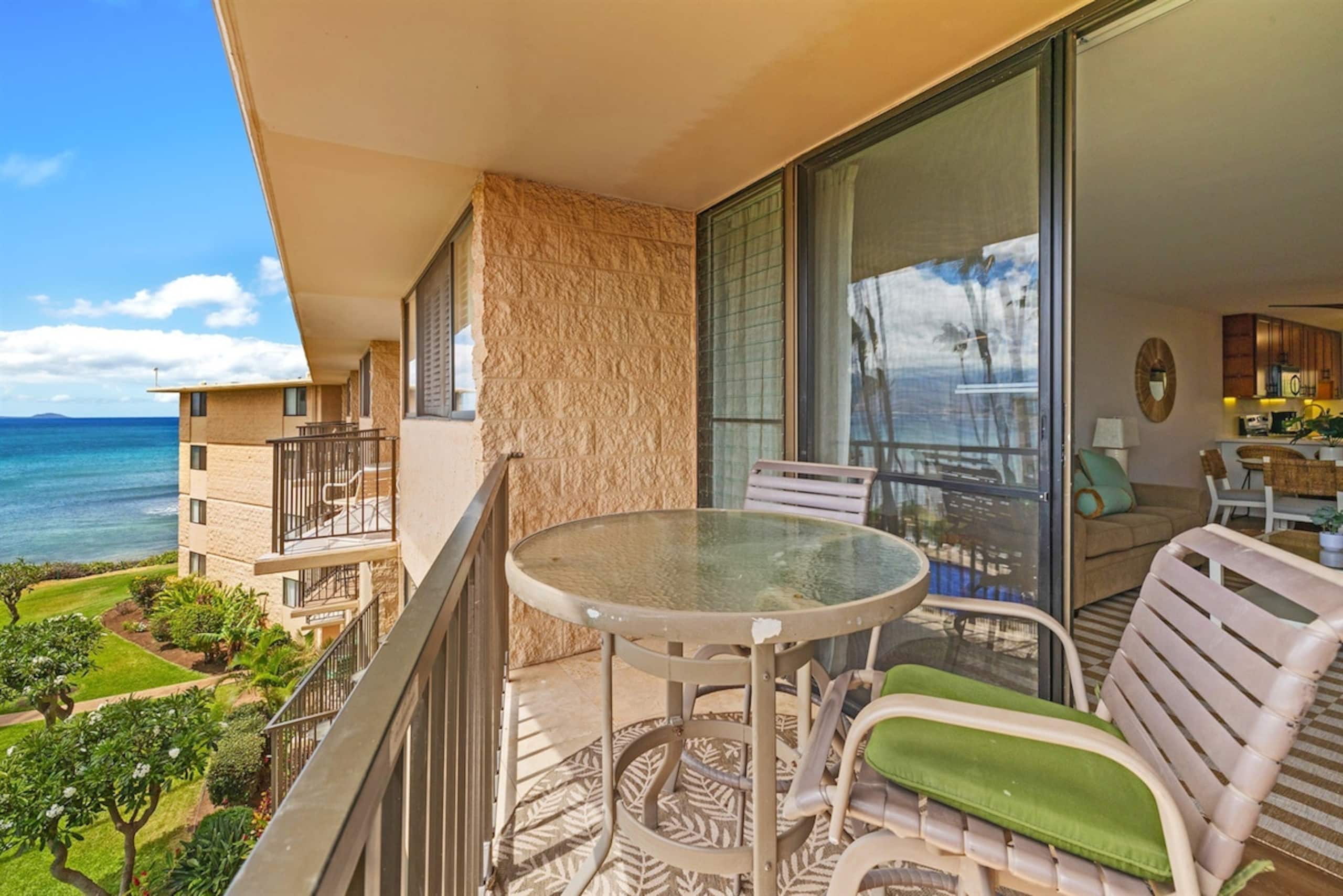 Condo in Wailuku · ★4.95 · 2 bedrooms · 4 beds · 2 private baths - Image 19