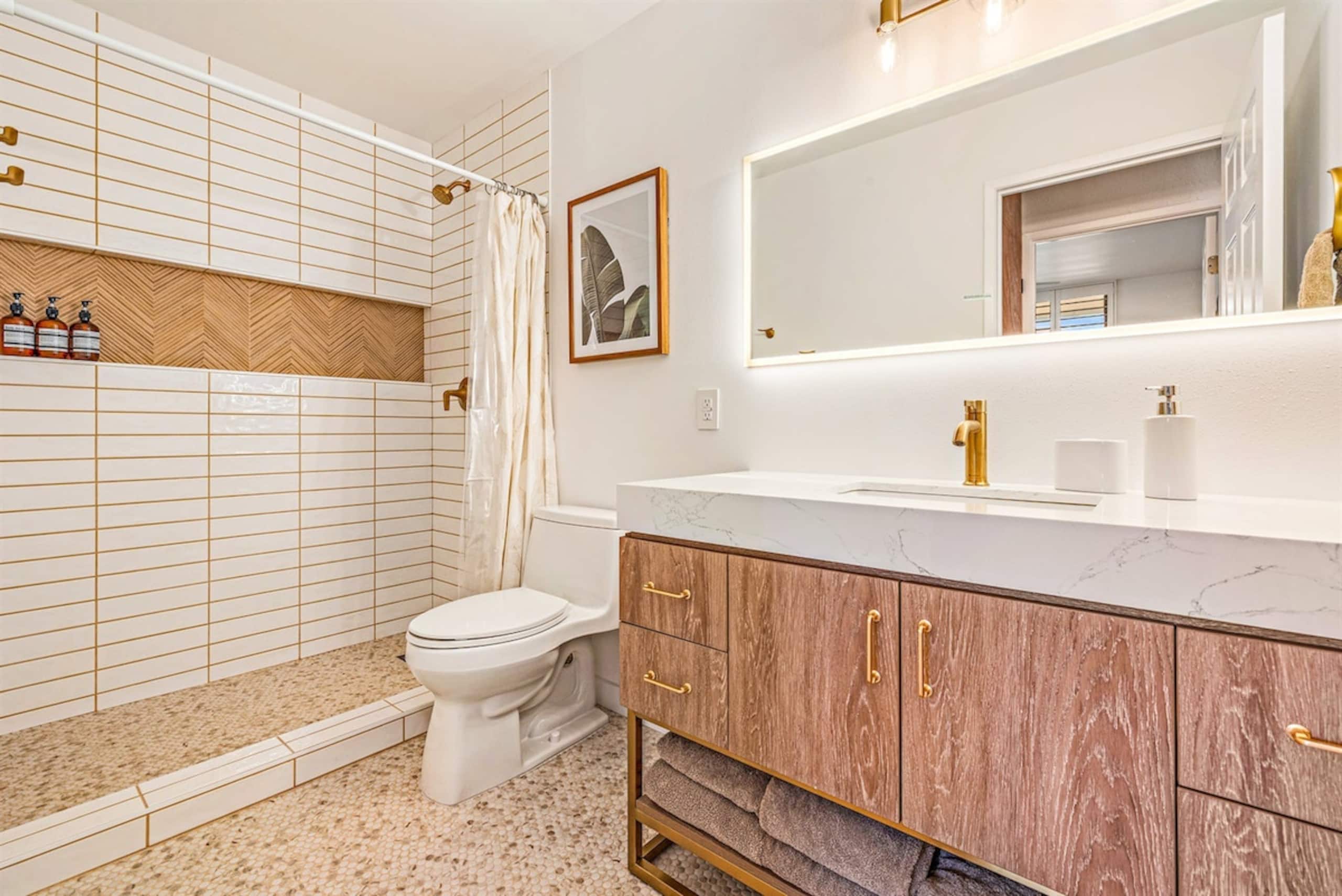 Condo in Wailuku · ★4.95 · 2 bedrooms · 4 beds · 2 private baths - Image 34