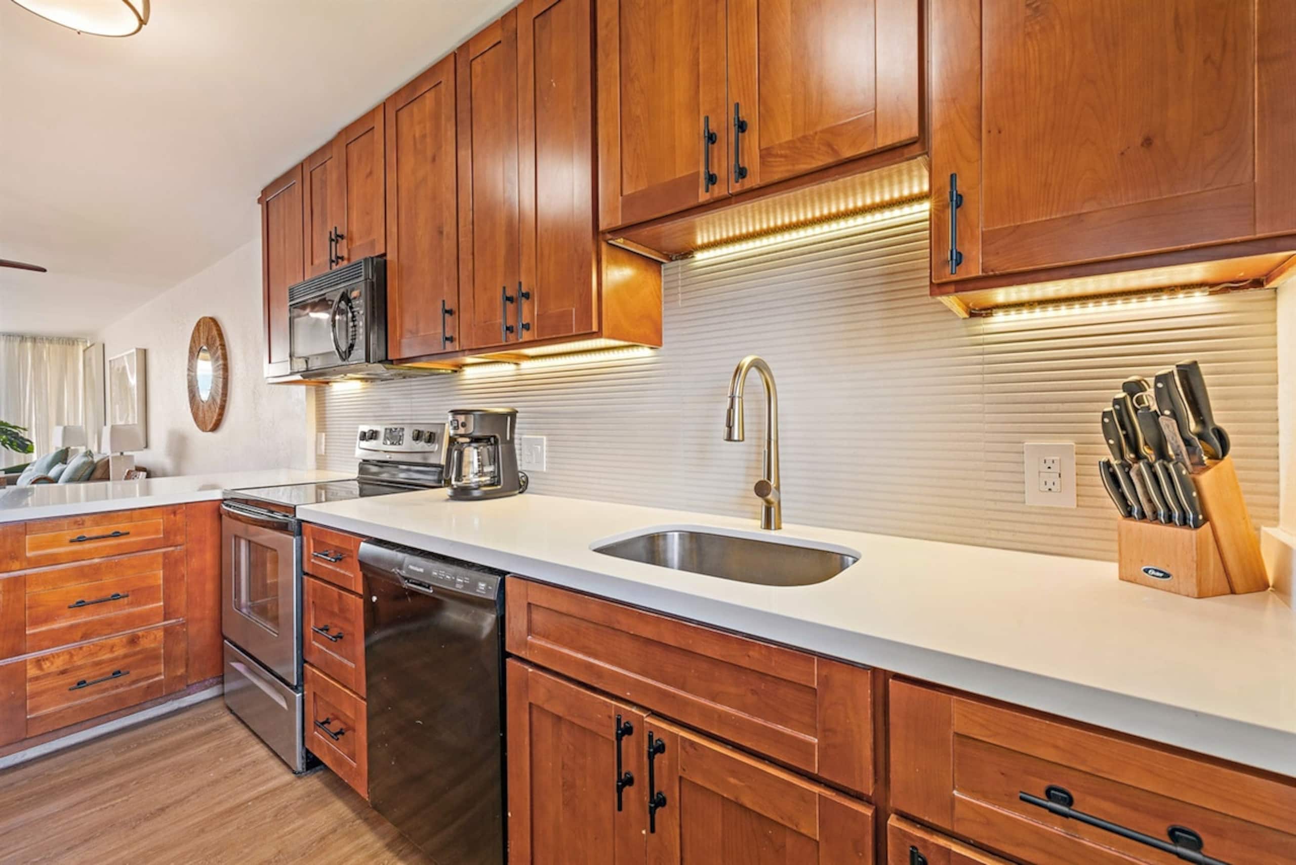 Condo in Wailuku · ★4.95 · 2 bedrooms · 4 beds · 2 private baths - Image 17