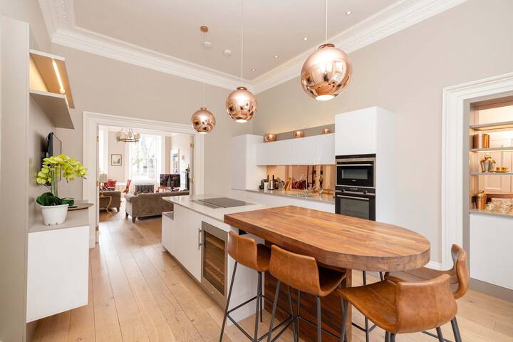 Ultra Luxe Home near Princes Street