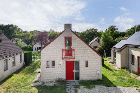 Successful Airbnb property: Comfortable 6p vacation home with charging station in Ewijk Vording 3