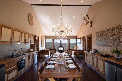 'Sunvale' 4 Bedroom, 2 Bathroom Luxury Lodge sleeps up to 8 (age 10+)