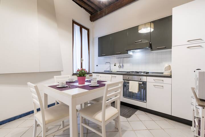 Refined San Marco Deluxe – Wifi & washing machine gallery image 4