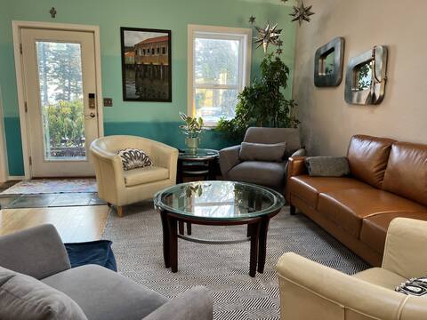 The Shoreline Legacy House w/Fireplace