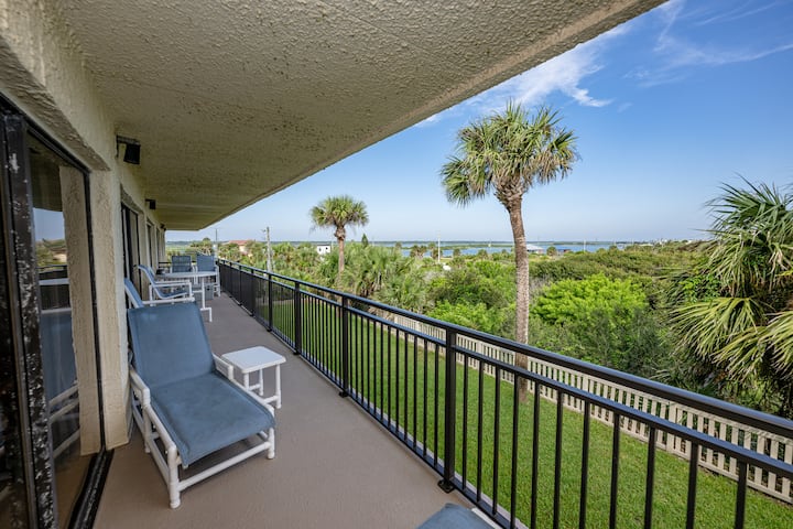 Surf's Up At Ocean House 207 - Crescent Beach, FL