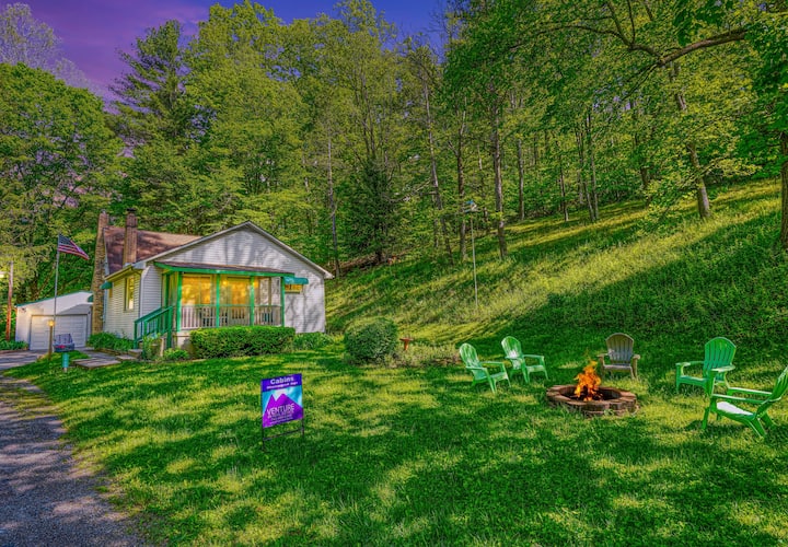 Hillside Hideaway in Hocking Hills Cabins for Rent in Logan, Ohio