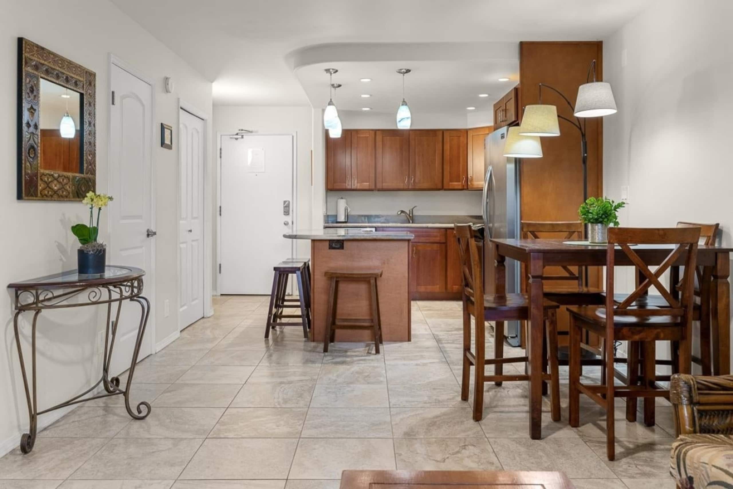 Condo in Kihei · ★5.0 · 1 bedroom · 2 beds · 2 private baths - Image 9