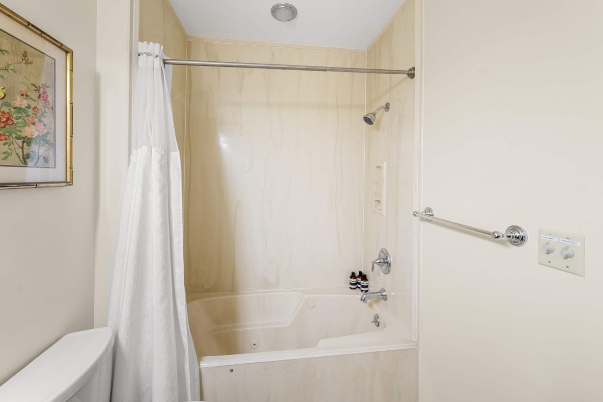 Condo in Kihei · ★4.9 · 2 bedrooms · 3 beds · 2 baths - Image 36