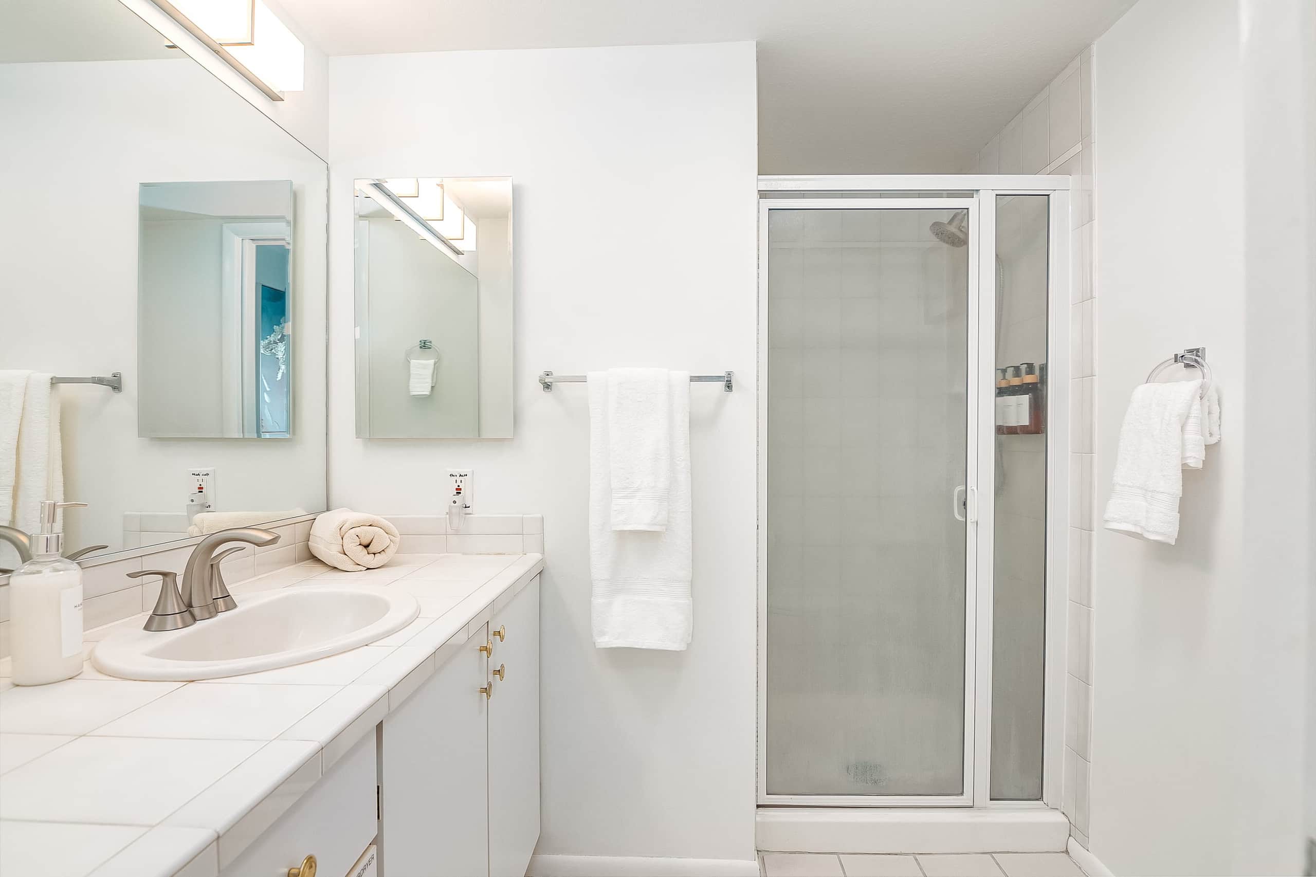 bright 3 bed,3 bath, pool, hot tub, tennis, breeze - Photo 49