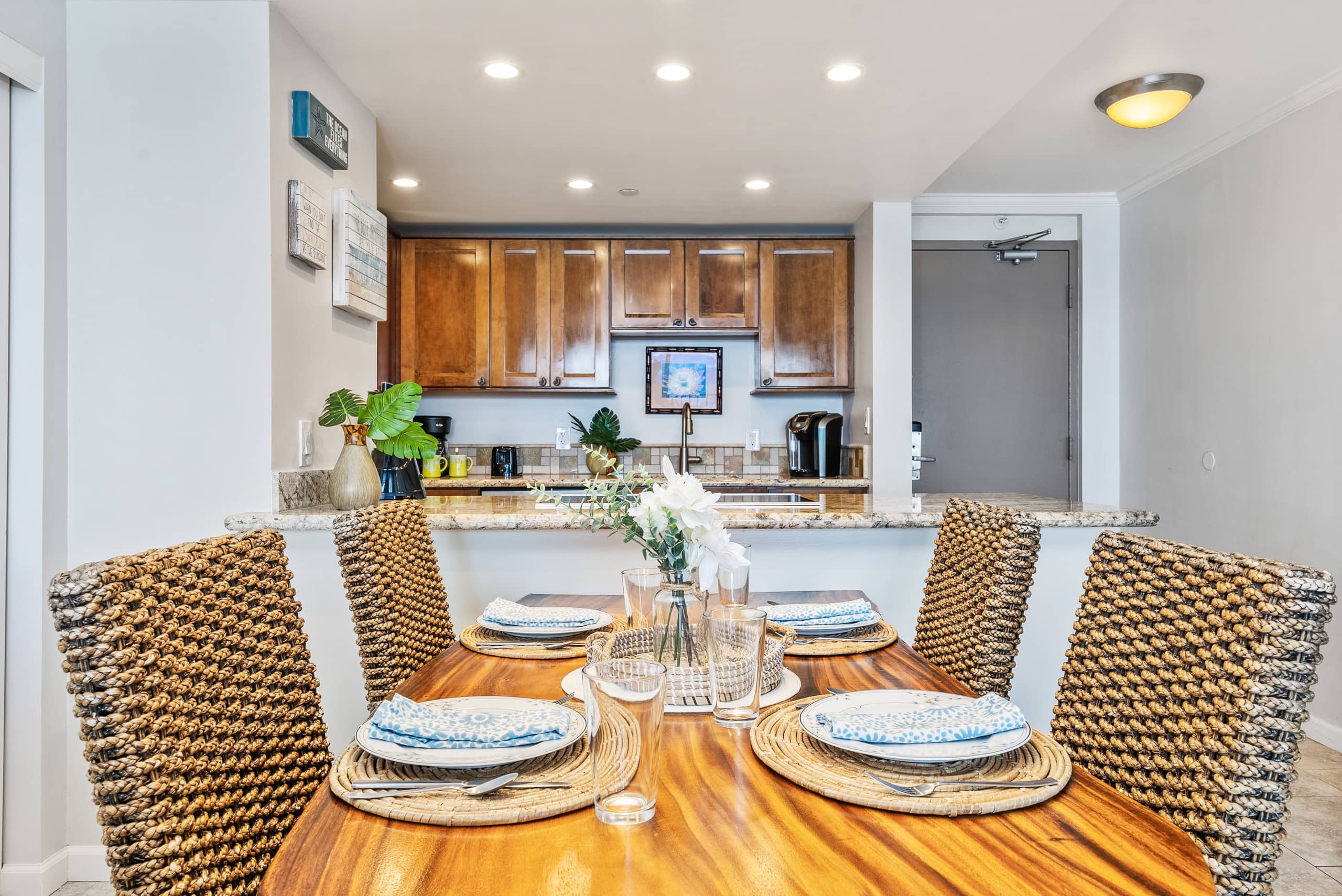 Condo in Lahaina · ★4.8 · 1 bedroom · 2 beds · 1 bath - Image 12