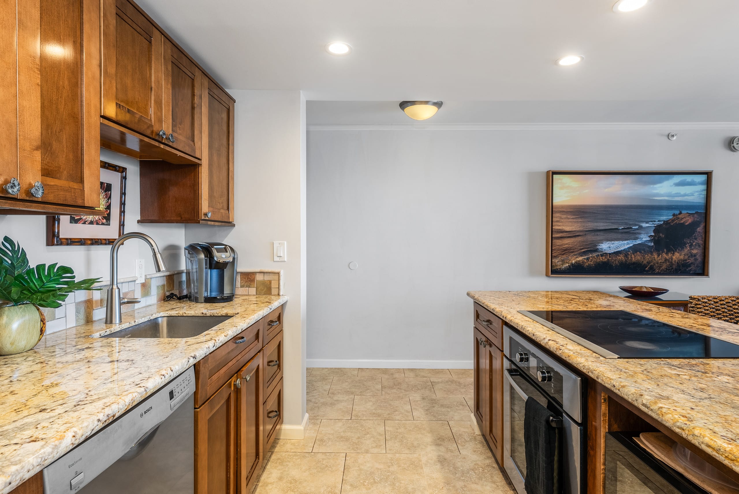 Condo in Lahaina · ★4.8 · 1 bedroom · 2 beds · 1 bath - Image 7