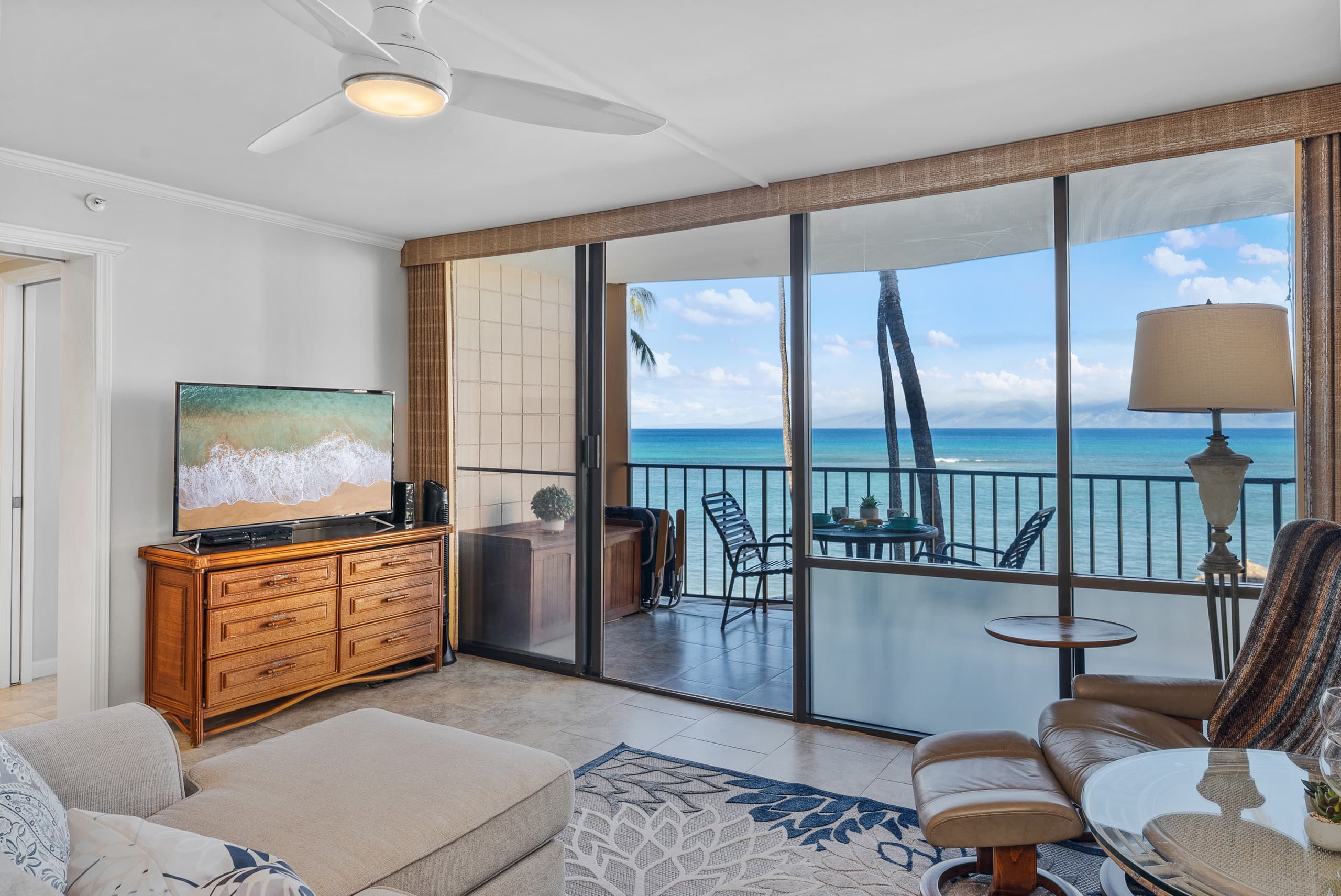 Condo in Lahaina · ★4.8 · 1 bedroom · 2 beds · 1 bath - Image 3