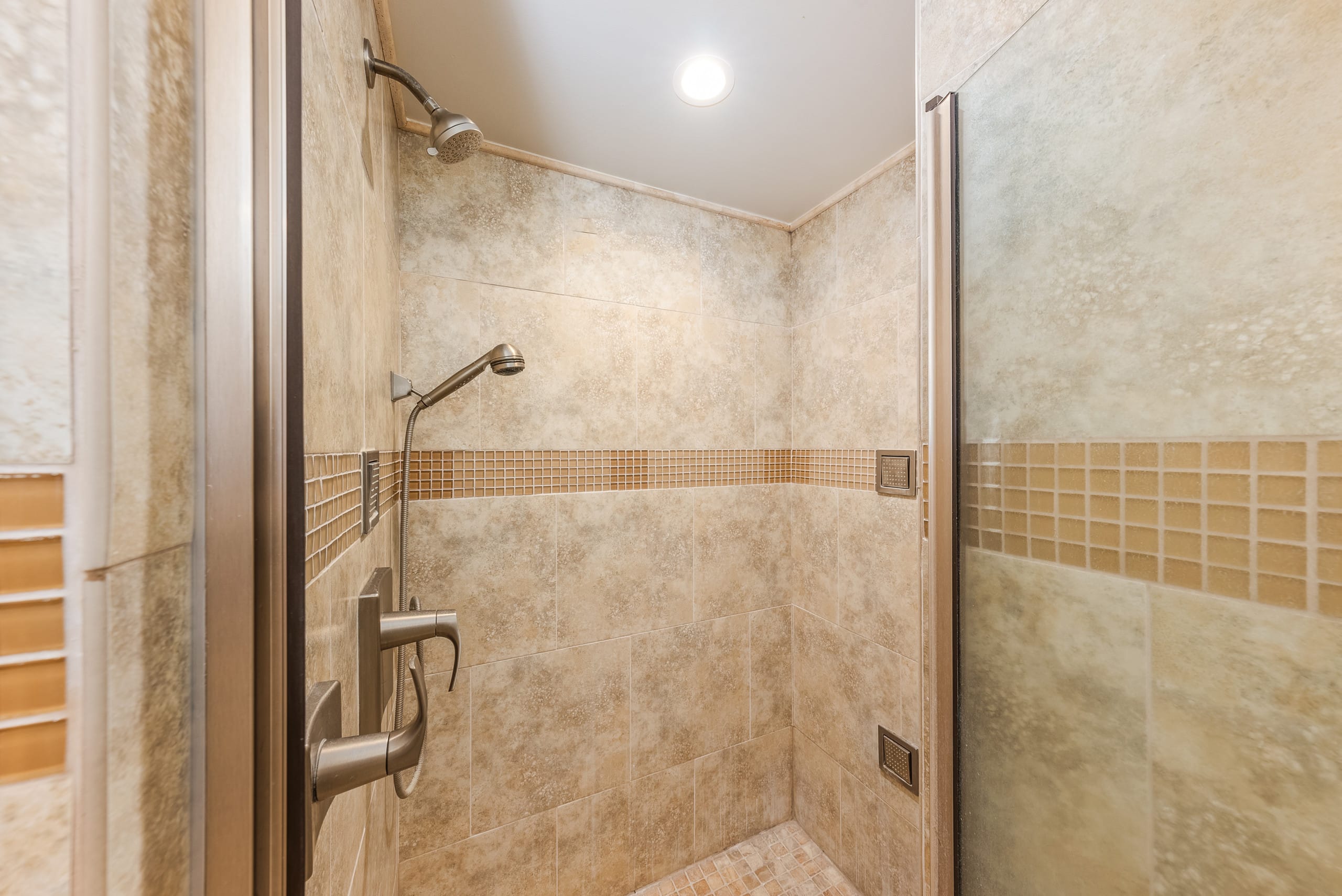 Condo in Lahaina · ★4.8 · 1 bedroom · 2 beds · 1 bath - Image 19