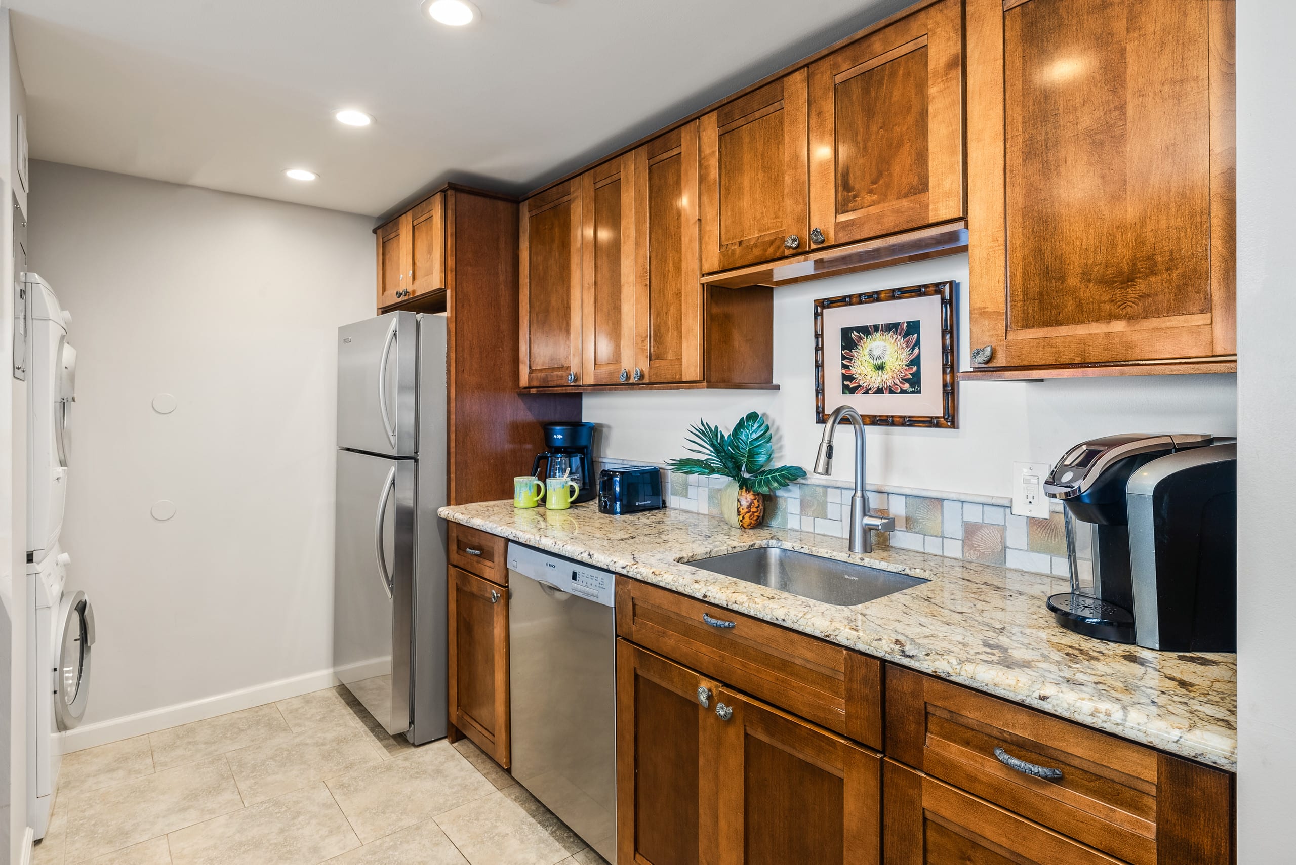 Condo in Lahaina · ★4.8 · 1 bedroom · 2 beds · 1 bath - Image 8