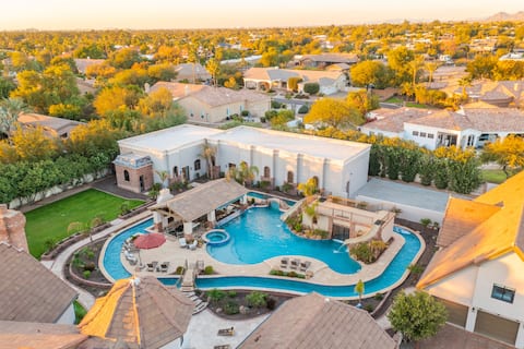 HÓZHÓ Luxe | Lazy River | Indoor Pickleball