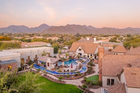 HÓZHÓ Luxe | Lazy River | Indoor Pickleball