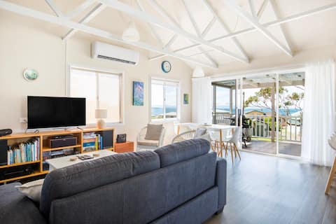Seahaven - Pet Friendly with Ocean Views