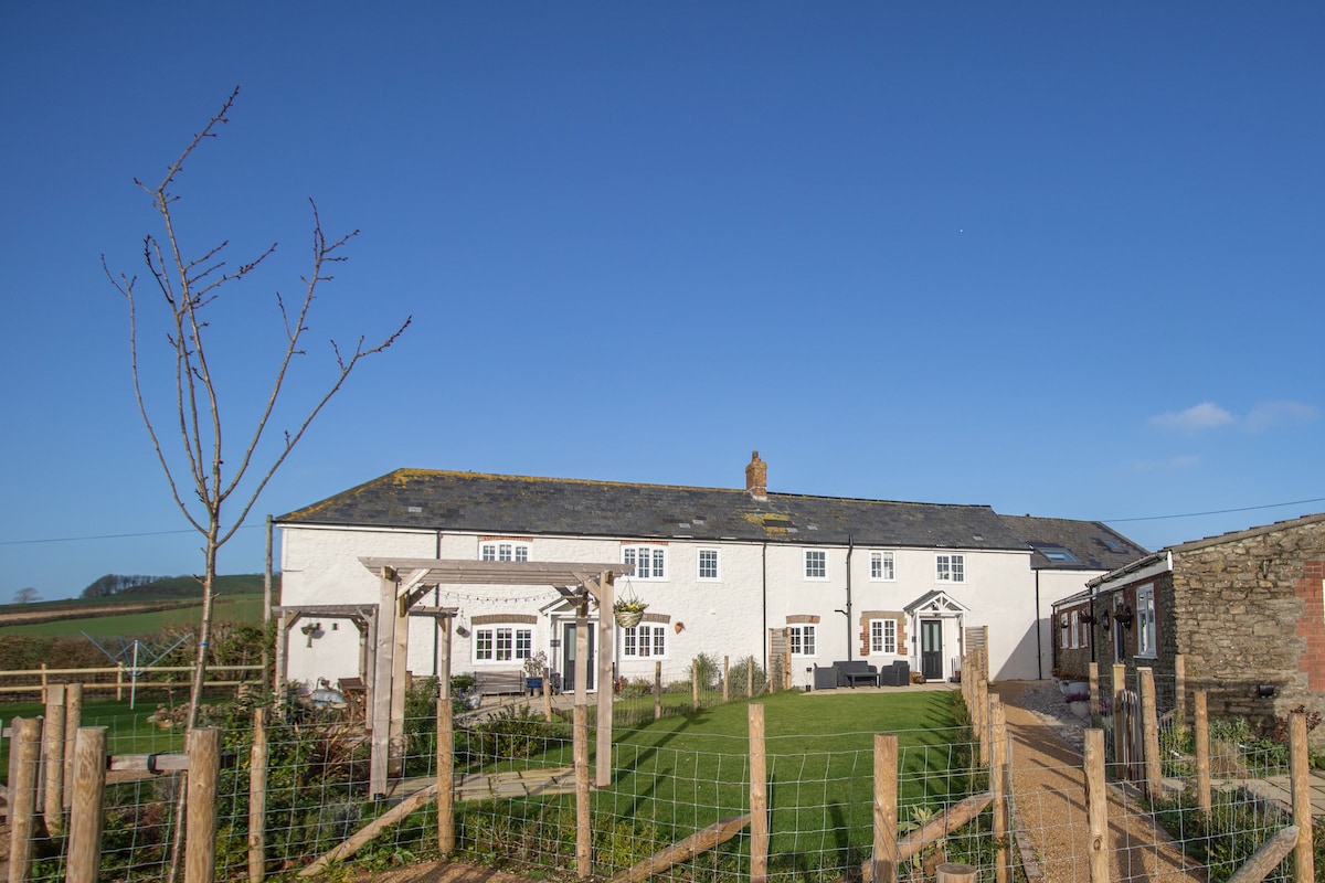 Willowbrook Cottage - Houses for Rent in Litton Cheney, England, United ...