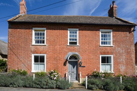 3 Bed in Burton Bradstock (oc-t27822)