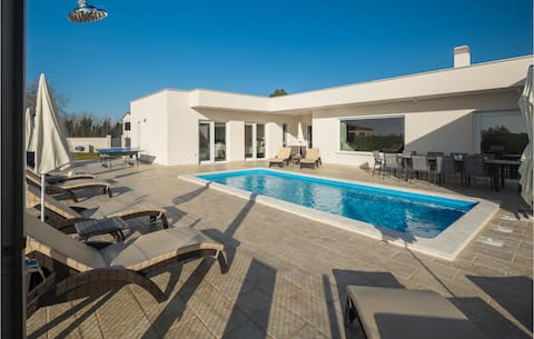 Successful Airbnb property: Beach front home in Babici in Babići Babici