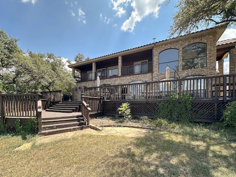 Upstay - 10-Acre Lakeview Mansion w/ Pvt Boat Ramp