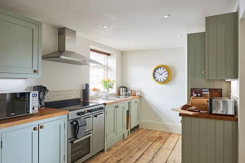 Top performing Airbnb: No. 2 Coastguards Cottage in West Lulworth