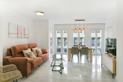 Magnificent & Renovated 2 bed 2 bath City Center