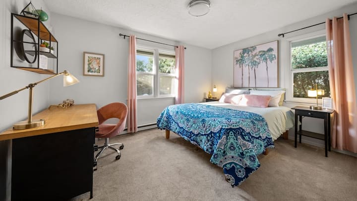 #StayInMyDistrict #EntireHome #BookDirect